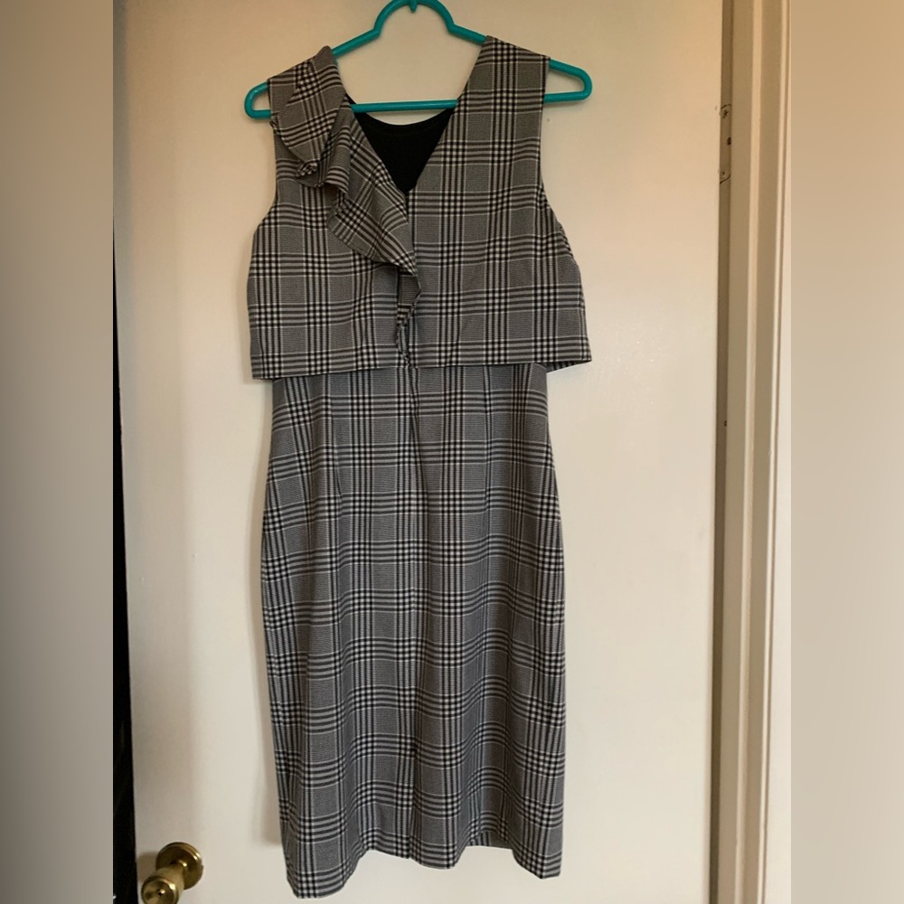 Banana Republic ladies black plaid dress, size 6